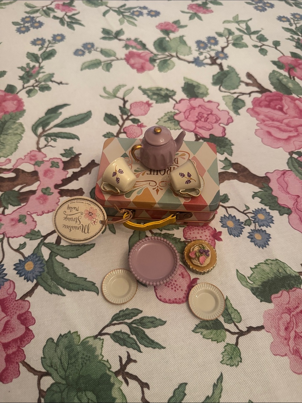 Maileg afternoon tea set purple
